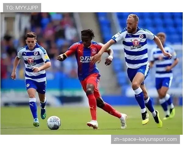 布伦特福德1-1水晶宫，两队中场缠斗激烈，技术流与身体流对抗